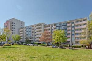 4-Zimmer-Wohnung mit Südbalkon – Wölfnitzer Ring 6, 1169 Gorbitz-Süd, Dresden – Vorschaubild 1