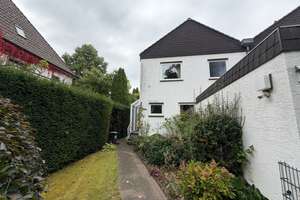 4-Zimmer Reihenendhaus mit Garage in Bielefeld-Senne – Die vollständige Adresse der Immobilie erhältst du vom Anbieter., 33659 Senne, Bielefeld – Vorschaubild 1