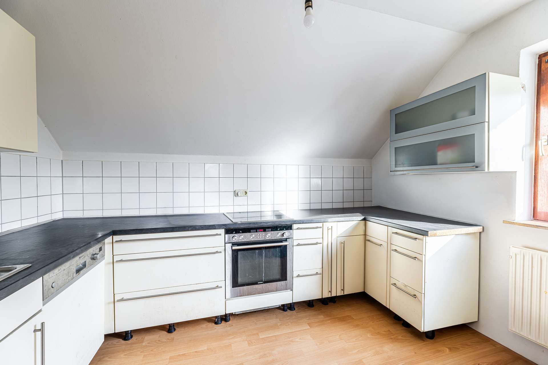 Immobilie in Ammerndorf - HEGERICH: Maisonette mit Charakter: Platz, Licht & Lifestyle in Ammerndorf - Bild 1