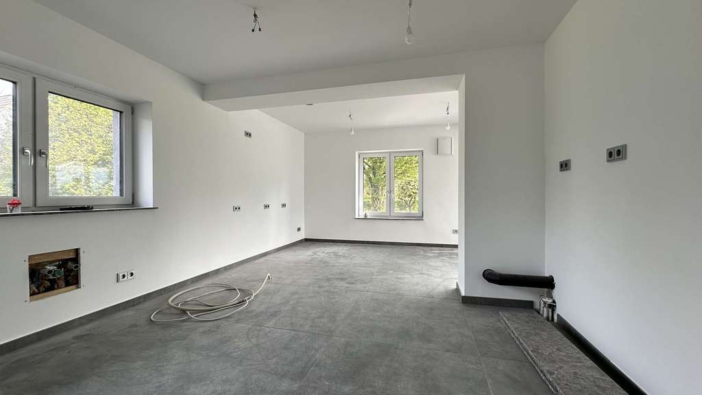 Immobilie in Birnbach - Kernsaniert auf höchstem Neubauniveau - Hochkaräter im schönen und ruhigen Birnbach/ Altenkirchen - Bild 2