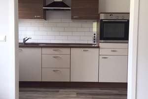Helle und gut geschnittene 3-Zimmer Wohnung im 2. OG mit Sonnenbalkon – Odenwaldstraße 19, 51105 Humboldt/Gremberg, Köln – Vorschaubild 2