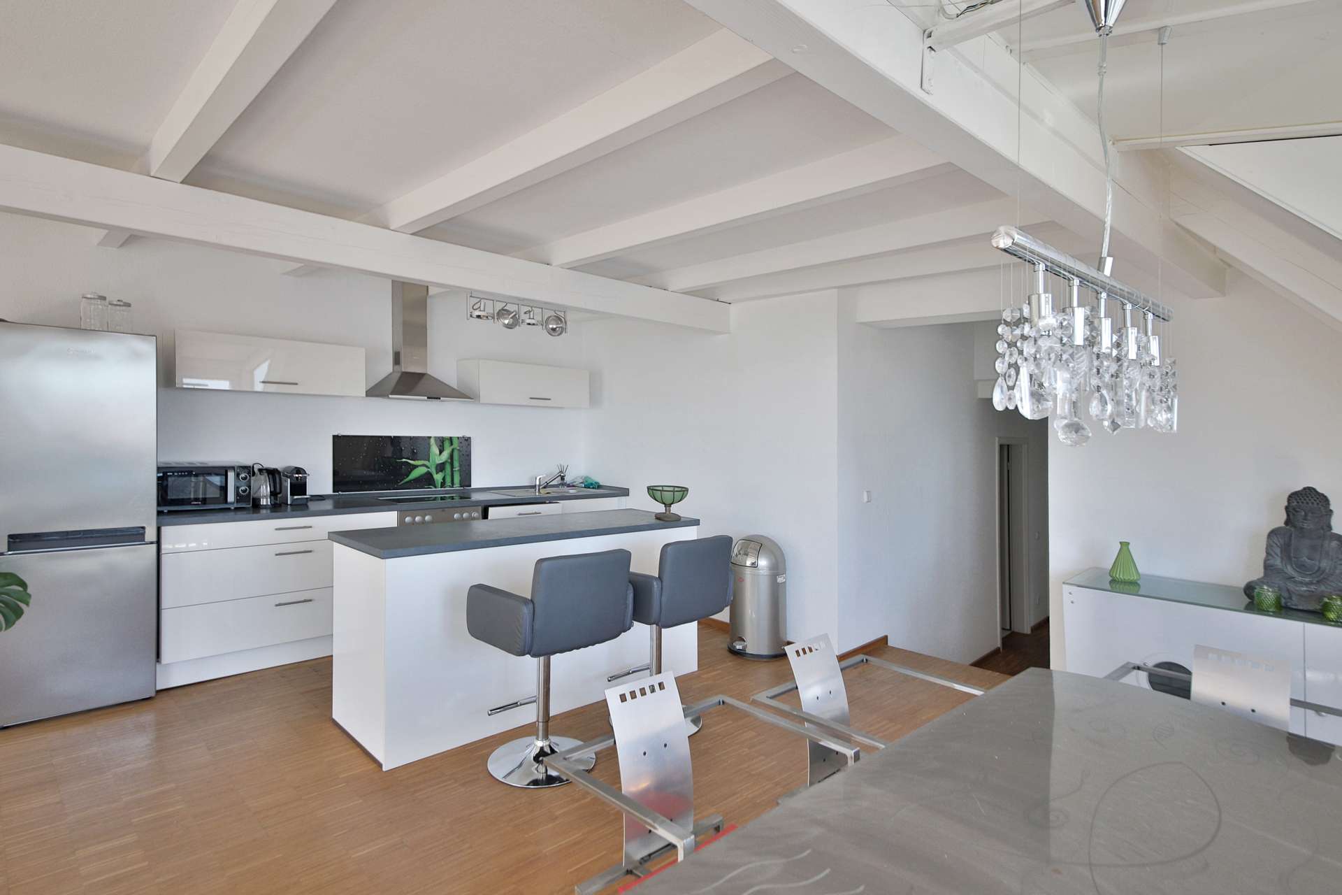 Immobilie in Maikammer - Über den Dächern Maikammers! Helle DG-Wohnung, möbliert, inkl. Stellplatz und toller Dachterrasse! - Bild 4