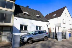 Wohnen und Arbeiten kombiniert: Neuwertiges KNX-gesteuertes Haus plus Doppelhaushälfte mit ELW – Die vollständige Adresse der Immobilie erhältst du vom Anbieter., 67063 Friesenheim, Ludwigshafen am Rhein – Vorschaubild 2
