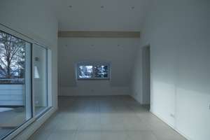 Waldperlach - große 4 Zimmer Penthouse-Wohnung mit direktem Lift in die Wohnung und Süd-West-Loggia – Rotkäppchenstr. 104, 81739 Waldperlach, München – Vorschaubild 7