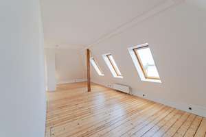Altbautraum mit 110m² im DG, frisch renoviert, 4-Zimmer, mit neuer EBK und Gartennutzung – Schwartauer Allee 121, 23554 Sankt Lorenz Nord, Lübeck – Vorschaubild 5