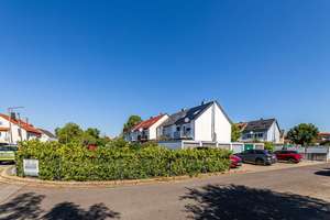 HEGERICH: Ihr neues Familienglück in Fürth-Sack - Schönes Reihenmittelhaus mit Terrasse und Garten – Die vollständige Adresse der Immobilie erhältst du vom Anbieter., 90765 Sack, Braunsbach, Bislohe, Steinach, Fürth – Vorschaubild 9