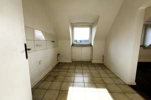 Ihr neues Zuhause: Frisch saniertes Dachgeschoss mit Wohlfühlfaktor – Die vollständige Adresse der Immobilie erhältst du vom Anbieter., 45888 Bulmke-Hüllen, Gelsenkirchen – Vorschaubild 5