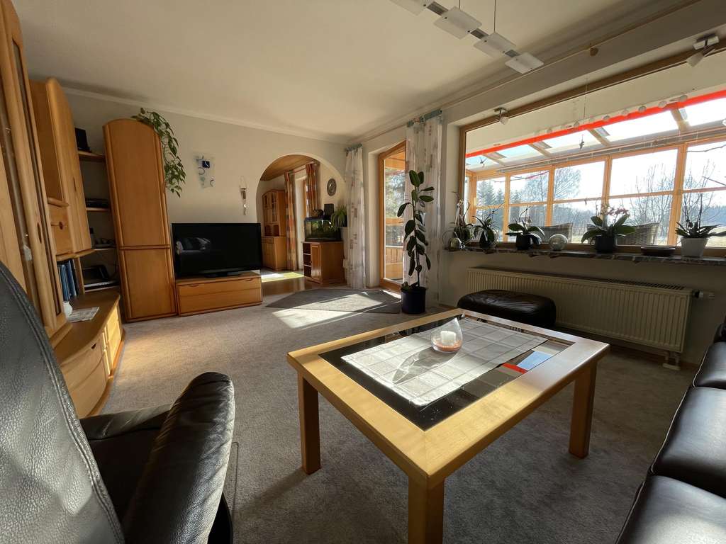 Immobilie in Lamerdingen - SOLIDES EINFAMILIENHAUS IM GRÜNEN MIT NAHWÄRME - Bild 4