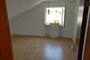 Exklusive 2,5-Zimmer-DG-Wohnung mit Balkon und Einbauküche in Stuttgart – Die vollständige Adresse der Immobilie erhältst du vom Anbieter., 70374 Muckensturm, Stuttgart – Vorschaubild 4