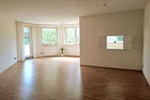 Grüne Aussicht inklusive! Charmante 2,5-Zimmer-Wohnung mit großem Balkon – Die vollständige Adresse der Immobilie erhältst du vom Anbieter., 44625 Herne-Süd, Herne – Vorschaubild 2