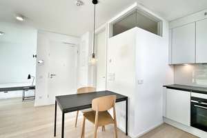 Möbliertes Apartment mit Blick ins Grüne / Nähe Säbener Straße – Die vollständige Adresse der Immobilie erhältst du vom Anbieter., 81547 Giesing, München – Vorschaubild 2