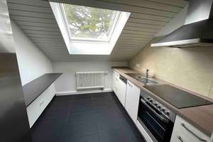 Helle, gemütliche Dachgeschosswohnung mit großzügigem Wohnraum und Blick auf die Schwäbische Alb – Die vollständige Adresse der Immobilie erhältst du vom Anbieter., 72760 Reutlingen-Mitte, Reutlingen – Vorschaubild 6