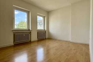 Charmante 3-Zimmer-Wohnung mit Balkon & Einbauküche im Herzen von Düsseldorf-Golzheim – Düsseldorf – Vorschaubild 5