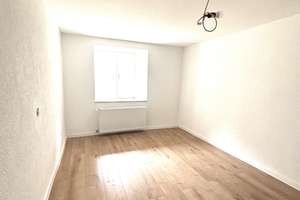 Modernisierte DHH inkl. 196m² Wohnfl., Garage, Balkon, Terrasse uvm. – Tillostraße 22, 79848 Bonndorf im Schwarzwald – Vorschaubild 14