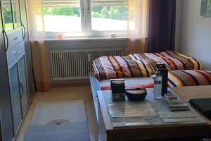 Attraktives Mehrfamilienhaus mit zwei Wohneinheiten und Garagen – Die vollständige Adresse der Immobilie erhältst du vom Anbieter., 94538 Fürstenstein – Vorschaubild 7