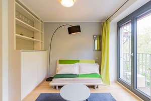 ALL-INKLUSIVE MIETE: Helles Studio mit Balkon im Herzen von Kreuzberg – Mariannenplatz 21, 10997 Kreuzberg, Berlin – Vorschaubild 3