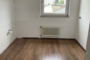 Rott, renovierte 4-Zimmer-Wohnung, 98 qm, Balkon, KDB, Gäste WC, Bocksledde 32 – Bocksledde 32, 42283 Barmen, Wuppertal – Vorschaubild 8