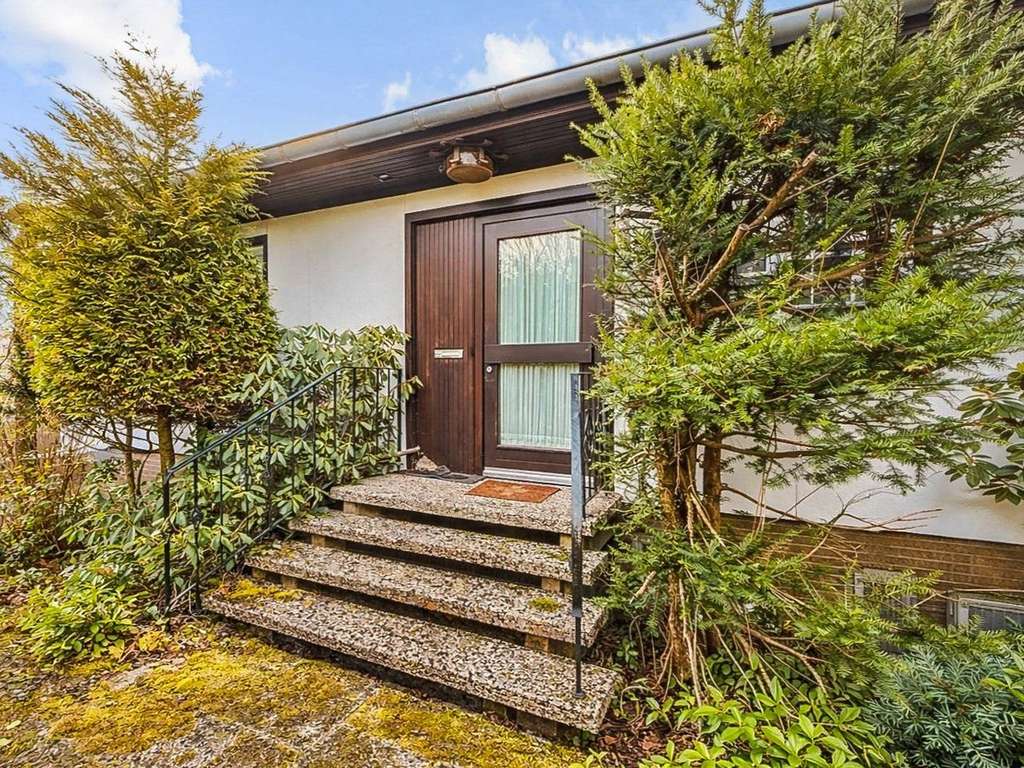 Immobilie in Boffzen - Einfamilienhaus mit großem Garten in ruhiger Lage von Boffzen - Bild 1