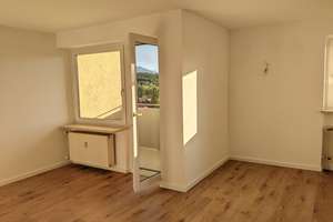Gut geschnittene 3-Zi-Whg. 77 qm, S-Balkon, 4.OG, Lift, nur 381.000,- – Die vollständige Adresse der Immobilie erhältst du vom Anbieter., 82178 Puchheim – Vorschaubild 4
