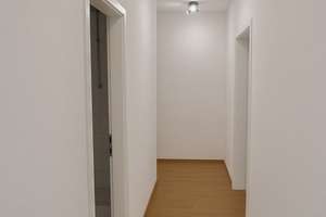 Einziehen & Wohlfühlen - gepflegte 2-Zimmer-Wohnung mit Balkon – 63071 Lichtenplatte, Offenbach am Main – Vorschaubild 2