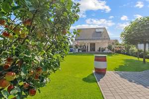 Wenig Verbrauch, viel Komfort: Wunderschönes Einfamilienhaus mit großem Garten in Berlin Bohnsdorf