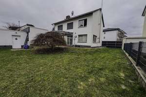 Großzügiges Einfamilienhaus mitten in Enkheim fussläufig zum Hessencenter – Die vollständige Adresse der Immobilie erhältst du vom Anbieter., 60388 Bergen-Enkheim, Frankfurt am Main – Vorschaubild 1