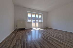 Hell, freundlich und gemütlich - Balkon und Einbauküche inklusive! – Luxemburgstraße 23, 39114 Cracau, Magdeburg – Vorschaubild 3