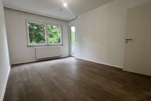 ++ SUPER GEMÜTLICHE WOHNUNG MIT BALKON UND EINBAUKÜCHE IM GRÜNEN ++ – Lindenhofstrasse 9, 42857 Honsberg, Remscheid – Vorschaubild 2
