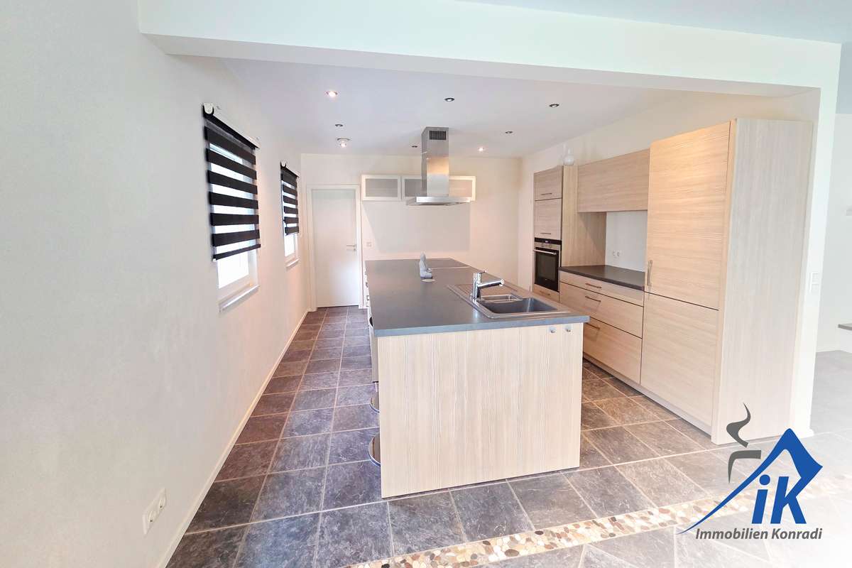 Immobilie in Wiesbach - IK | Wiesbach: Großzügiges Einfamilienhaus mit großem Grundstück und möglicher Einliegerwohnung - Bild 13