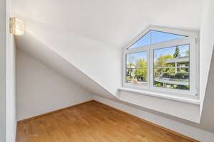 Helles und charmantes Reiheneckhaus mit 4,5 Zimmern und viel Garten in der Menterschwaige – Die vollständige Adresse der Immobilie erhältst du vom Anbieter., 81545 Harlaching, München – Vorschaubild 13