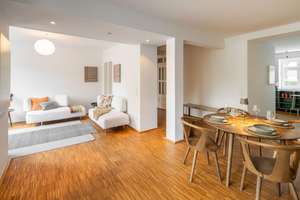 Backstein, Sprossenfenster, zwei Plätze draußen – 40476 Derendorf, Düsseldorf – Vorschaubild 2