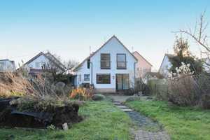 Für große Familien oder Kapitalanleger: 2 freistehende Häuser mit Gewerbe und großem Garten – Offenbach (Kreis) – Vorschaubild 2