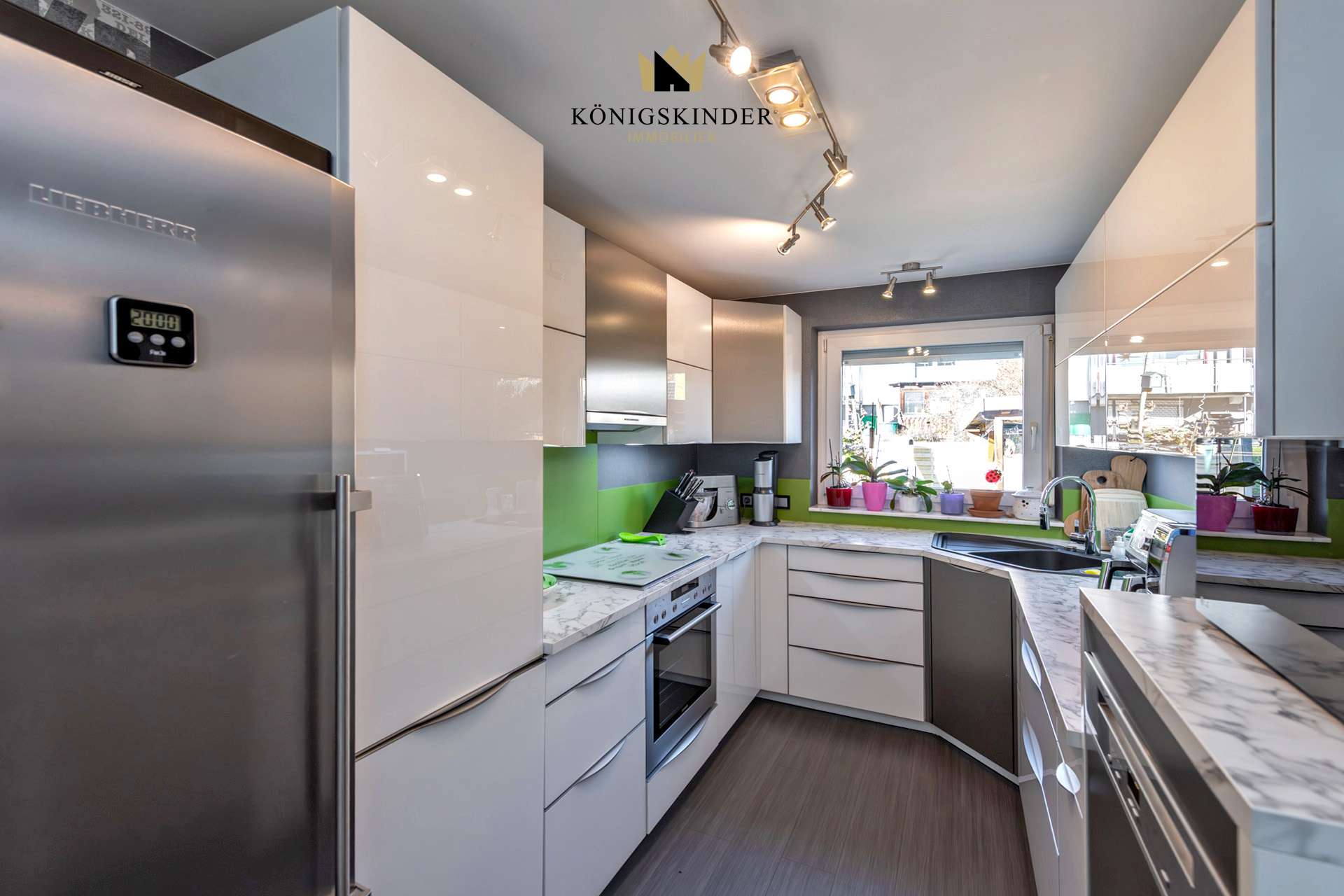 Immobilie in Großbettlingen - 2-FH mit Ausbaupotenzial (3-FH) in Großbettlingen mit Garage, Stpl. & Traumgarten - Bild 2