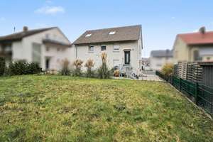 Solide Anlage: MFH mit 3 Einheiten und Top-Potenzial in zentraler Wohnlage – Die vollständige Adresse der Immobilie erhältst du vom Anbieter., 97828 Marktheidenfeld – Vorschaubild 1