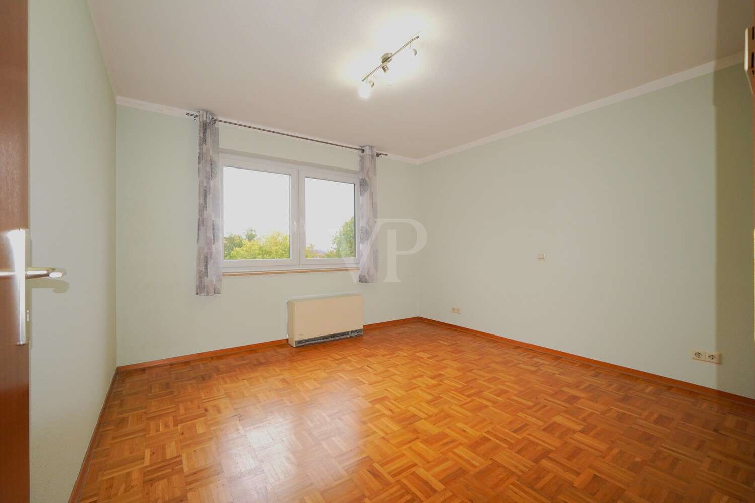 Immobilie in Künzelsau - Gepflegte 3,5-Zimmer-Wohnung mit Einbauküche und Parkettboden - Bild 3