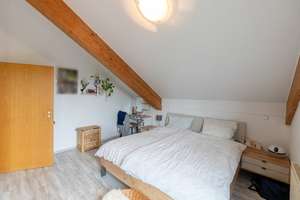 Charmante 3-Zimmer-Dachgeschosswohnung mit Balkon und Galerie – Die vollständige Adresse der Immobilie erhältst du vom Anbieter., 83533 Edling – Vorschaubild 9