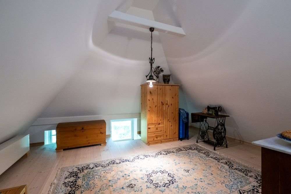 Immobilie in Niebüll - Baudenkmal - Bauernhaus unter Reet mit Scheune auf einer Warft im Gotteskoog - Bild 7