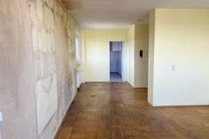 JETZT ODER NIE! Sanierungsbedürftige 2,5 ZI-Whg mit Balkon und Stellplatz in Offenbach-Stadtmitte – 63067 Ledermuseum, Offenbach am Main – Vorschaubild 4