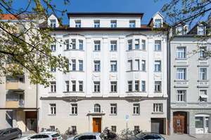 Denkmalgeschützte 5-Zimmer Maisonette-Wohnung in München-Schwabing mit genehmigten Ausbaukonzept