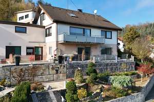 Viel Platz und herrliche Aussicht – Die vollständige Adresse der Immobilie erhältst du vom Anbieter., 78736 Epfendorf – Vorschaubild 1