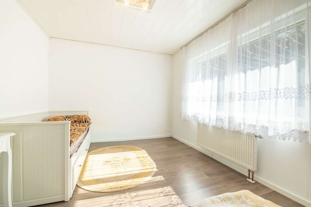 Immobilie in Leidersbach - ++Gepflegtes EFH in ruhiger Ortsrandlage mit Einliegerwohnung, schönem Garten und Garage ++ - Bild 4