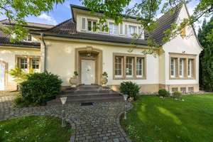 Zeitlose Eleganz auf einem Parkgrundstück – Repräsentative Villa in exklusiver Bonner Rheinlage