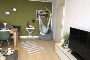 Sehr schöne und helle 2 ZKB Wohnung mit Balkon