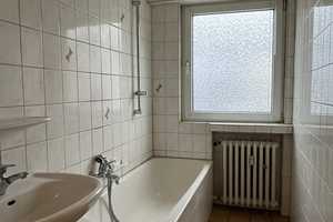 Bezugsfrei !!
Großes 3-Familienhaus (240 m²/9 Zimmer) mit Sonnengarten und Sonnenbalkon in TOP-Lage – Bonn – Vorschaubild 12