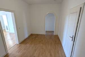 Blick auf den Altmarkt: City-Appartment mit 2 Bädern, Balkon, Lift *EBK möglich* – Altmarkt 6, 1067 Innere Altstadt, Dresden – Vorschaubild 3