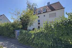 Charmante Wohnung im Erdgeschoss mit großem Balkon
