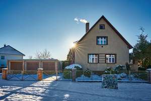 DEUTSCHMANN IMMOBILIEN ***** ivd - Wohnraum mit Charme und gr. Garage in begehrter Karower Lage!