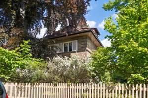 Grüne Oase mitten in Steglitz – wunderschönes Einfamilienhaus mit parkähnlichem Garten – Die vollständige Adresse der Immobilie erhältst du vom Anbieter., 12167 Steglitz, Berlin – Vorschaubild 1