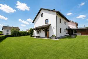 Platz für Familie, Gartenideen & neue Wohnträume: Einfamilienhaus mit Ausbau-Potential – Die vollständige Adresse der Immobilie erhältst du vom Anbieter., 84427 Sankt Wolfgang – Vorschaubild 9