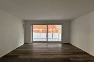 Lichtdurchflutete 3,5 Zimmer-Neubauwohnung mit Einbauküche zu vermieten! – Die vollständige Adresse der Immobilie erhältst du vom Anbieter., 74078 Kirchhausen, Heilbronn – Vorschaubild 2